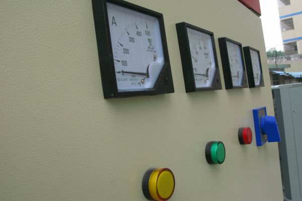 隆尧配电箱-3683讲讲配电箱的操作和检修步